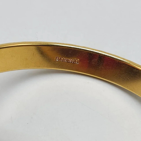 Monet Textured Star Gold Tone Vintage Bangle Bracelet Size Medium - Picture 2 of 5